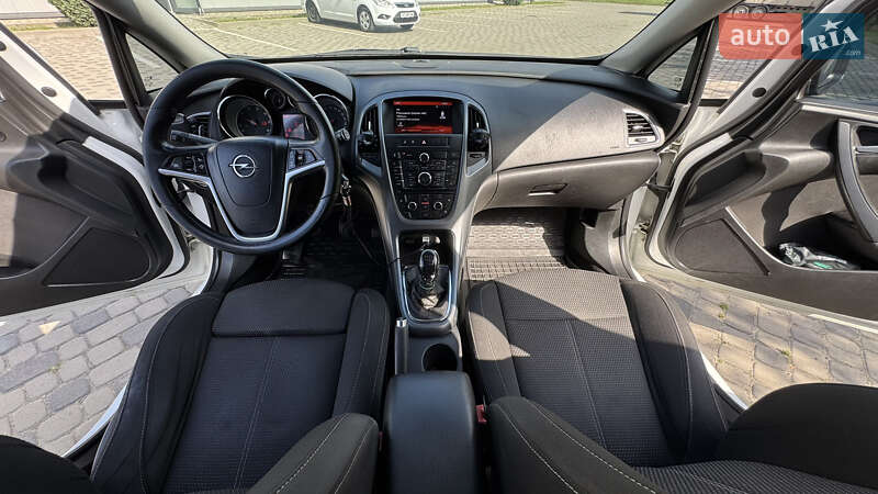 Универсал Opel Astra 2014 в Ивано-Франковске