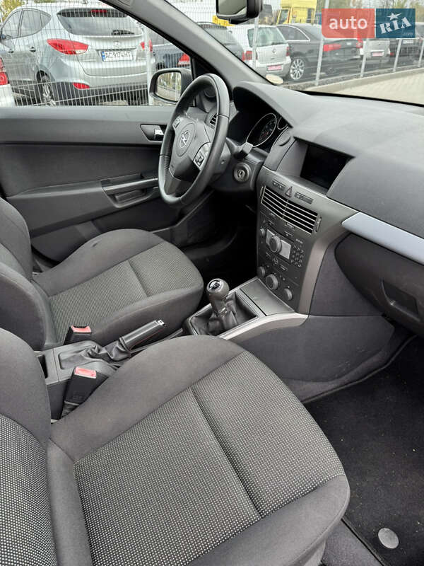 Універсал Opel Astra 2006 в Нововолинську