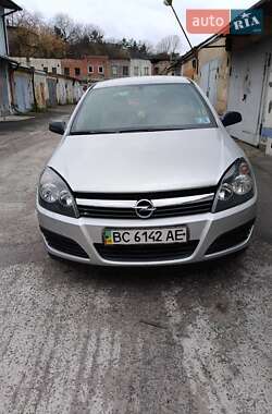 Хэтчбек Opel Astra 2006 в Львове