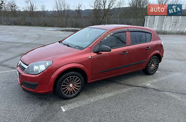 Хэтчбек Opel Astra 2006 в Черновцах