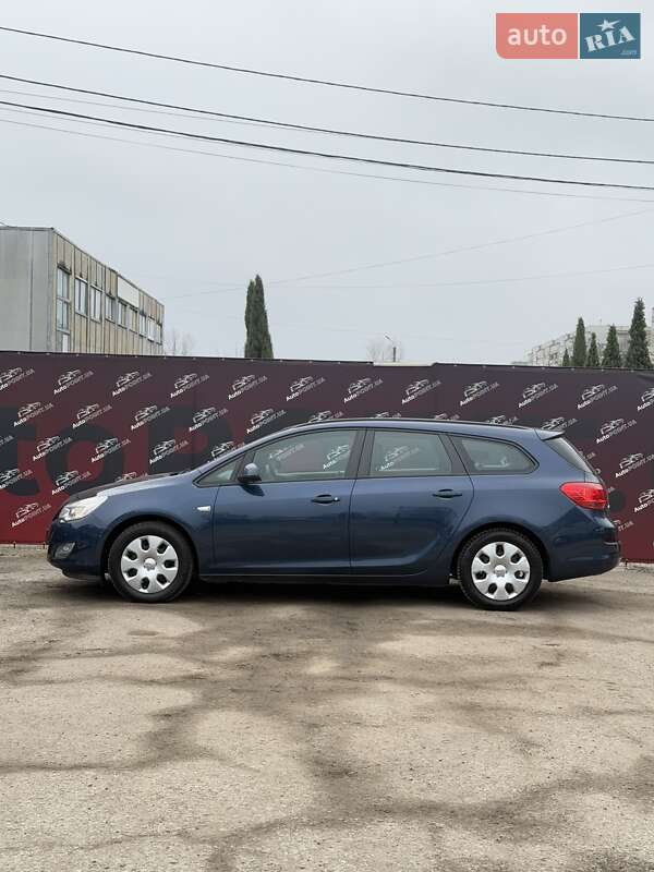 Универсал Opel Astra 2011 в Сумах
