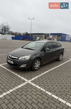 Универсал Opel Astra 2011 в Ивано-Франковске