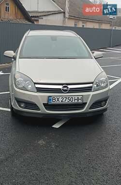 Универсал Opel Astra 2006 в Полонном