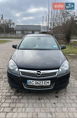 Универсал Opel Astra 2010 в Луцке
