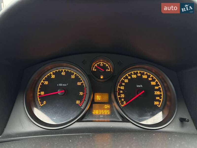 Седан Opel Astra 2012 в Киеве фото 19 Седан Opel Astra 2012 в Киеве