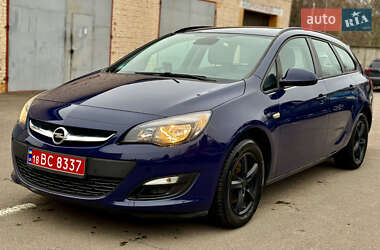 Универсал Opel Astra 2014 в Ровно