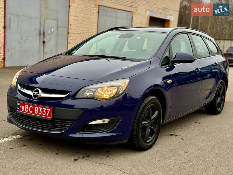 Универсал Opel Astra 2014 в Ровно фото Универсал Opel Astra 2014 в Ровно