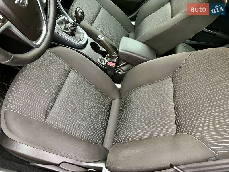 Универсал Opel Astra 2014 в Ровно фото 17 Универсал Opel Astra 2014 в Ровно
