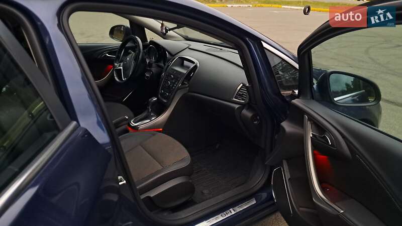 Универсал Opel Astra 2012 в Ирпене