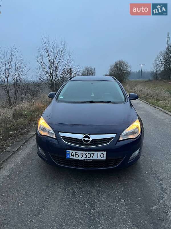 Opel Astra 2012 Opel Astra 2012