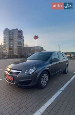 Универсал Opel Astra 2010 в Сумах