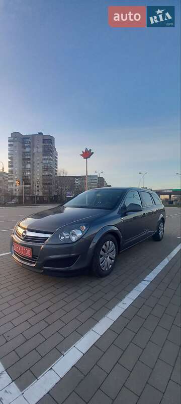 Opel Astra 2010 Opel Astra 2010