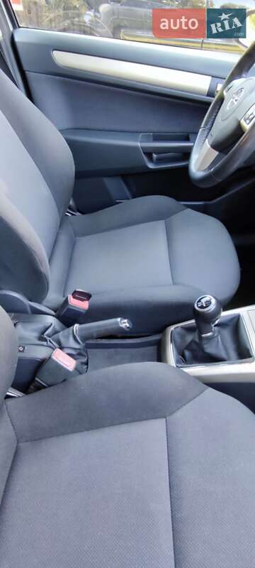 Хэтчбек Opel Astra 2007 в Могилев-Подольске фото 21 Хэтчбек Opel Astra 2007 в Могилев-Подольске