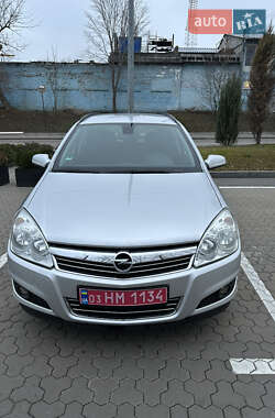 Универсал Opel Astra 2008 в Киеве