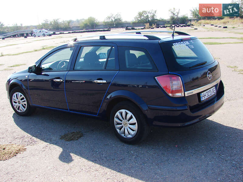 Универсал Opel Astra 2011 в Одессе