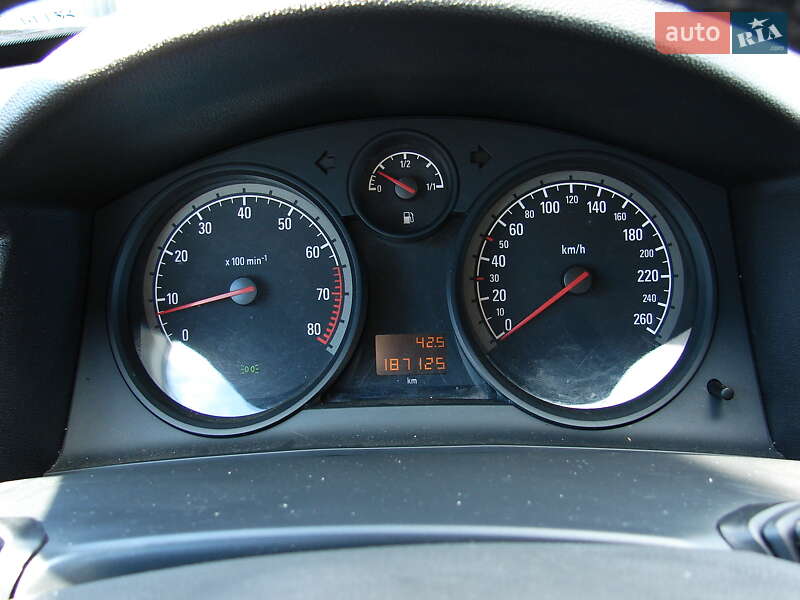 Универсал Opel Astra 2011 в Одессе