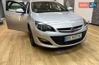 Универсал Opel Astra 2014 в Хмельницком