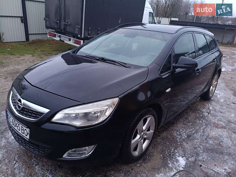 Opel Astra 2011 Opel Astra 2011