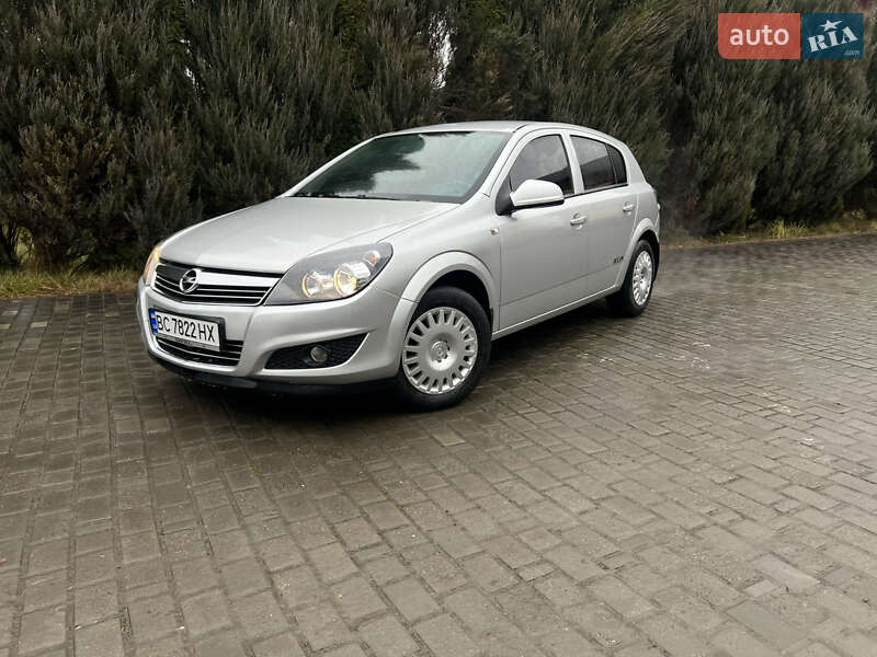 Opel Astra 2012 Opel Astra 2012