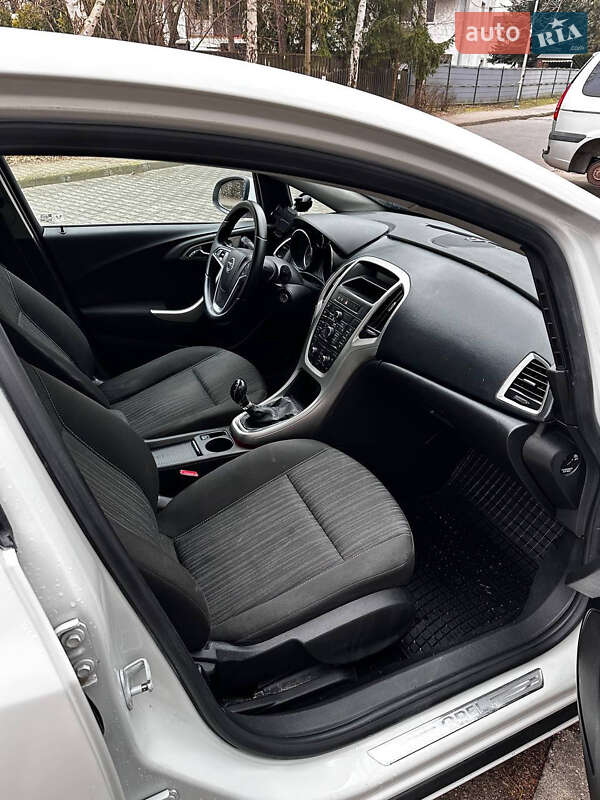 Хэтчбек Opel Astra 2010 в Ковеле