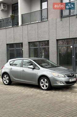 Хетчбек Opel Astra 2011 в Ужгороді