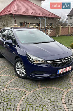 Універсал Opel Astra 2017 в Чернівцях