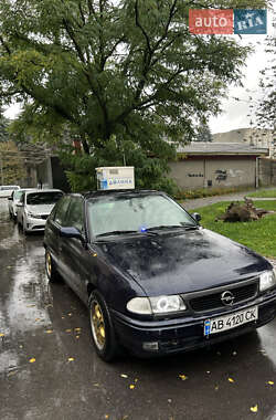 Хэтчбек Opel Astra 1996 в Виннице
