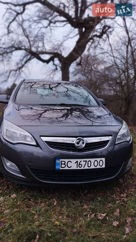 Opel Astra 2011 Opel Astra 2011