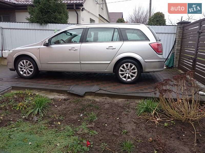 Универсал Opel Astra 2004 в Луцке