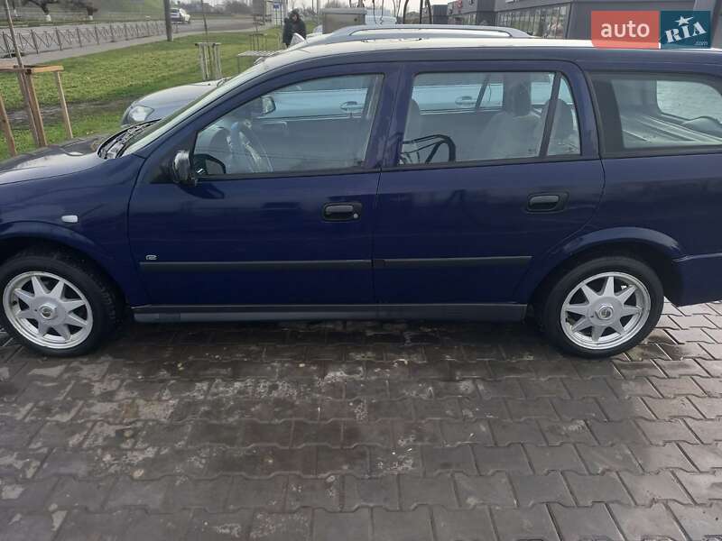 Универсал Opel Astra 2008 в Новой Одессе