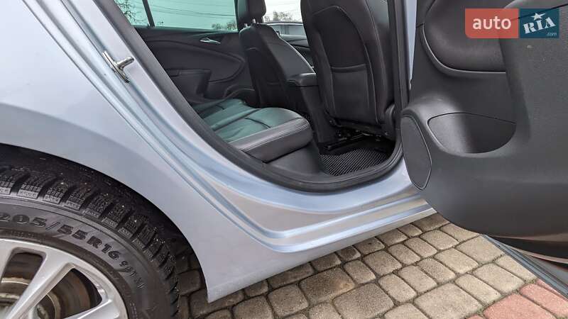 Универсал Opel Astra 2016 в Мукачево