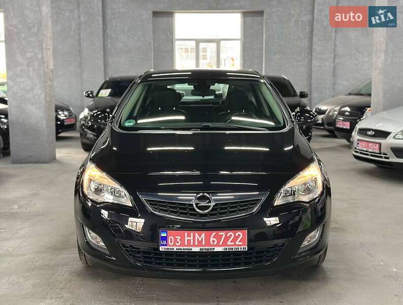 Opel Astra 2011