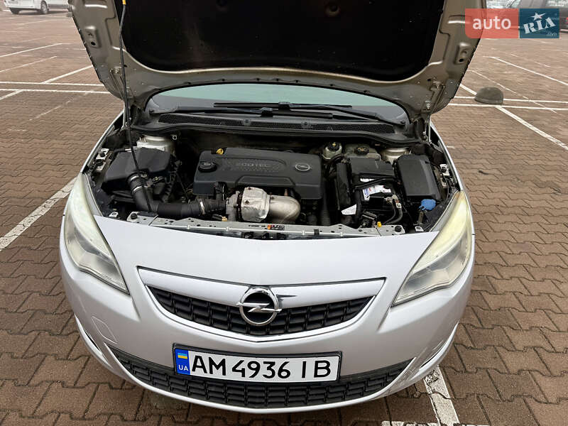 Универсал Opel Astra 2011 в Житомире фото 9 Универсал Opel Astra 2011 в Житомире