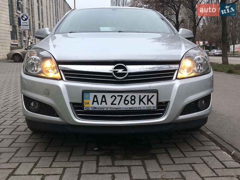 Opel Astra 2013 Opel Astra 2013