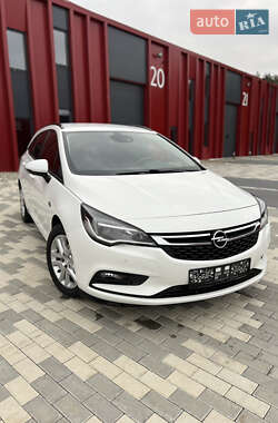 Універсал Opel Astra 2018 в Львові