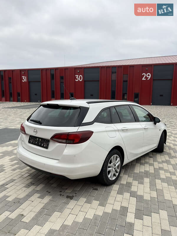 Универсал Opel Astra 2018 в Львове