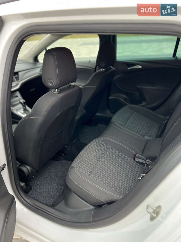 Универсал Opel Astra 2018 в Львове