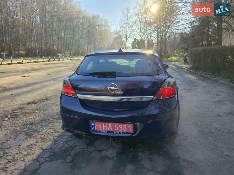 Хэтчбек Opel Astra 2008 в Львове