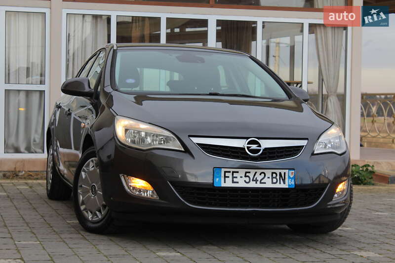 Opel Astra 2010