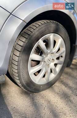 Універсал Opel Astra 2004 в Рівному