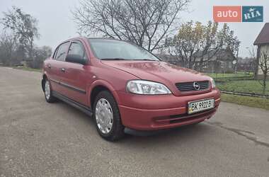 Седан Opel Astra 2008 в Сарнах