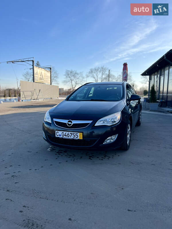 Opel Astra 2012