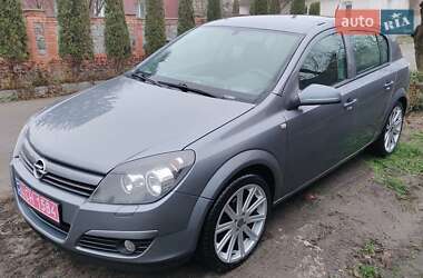 Хэтчбек Opel Astra 2006 в Лубнах