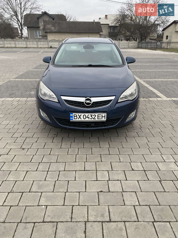 Универсал Opel Astra 2012 в Ивано-Франковске фото 2 Универсал Opel Astra 2012 в Ивано-Франковске