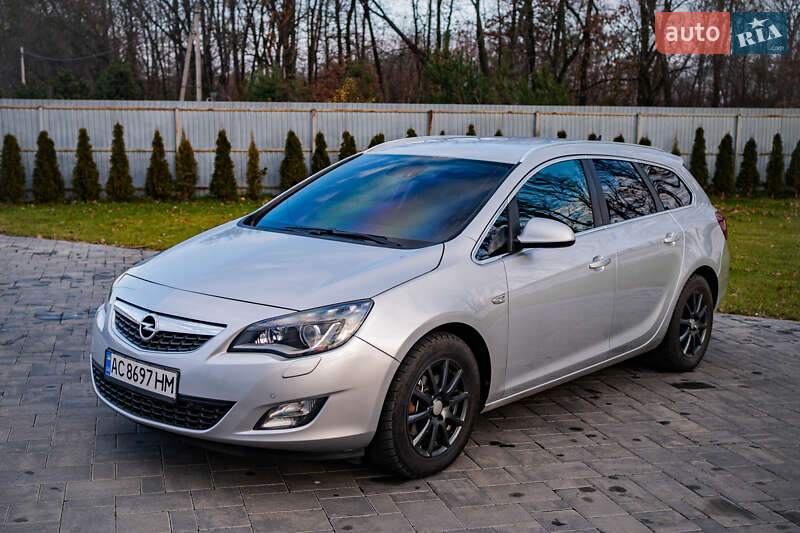 Opel Astra 2012