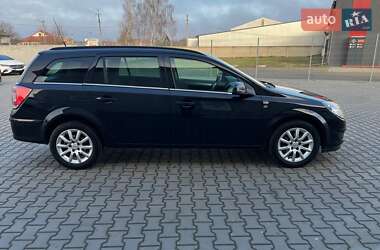 Универсал Opel Astra 2010 в Луцке