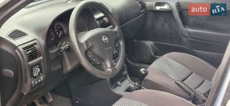 Хэтчбек Opel Astra 2000 в Львове