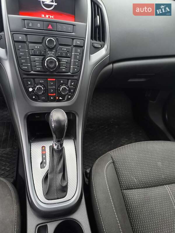 Універсал Opel Astra 2015 в Василькові