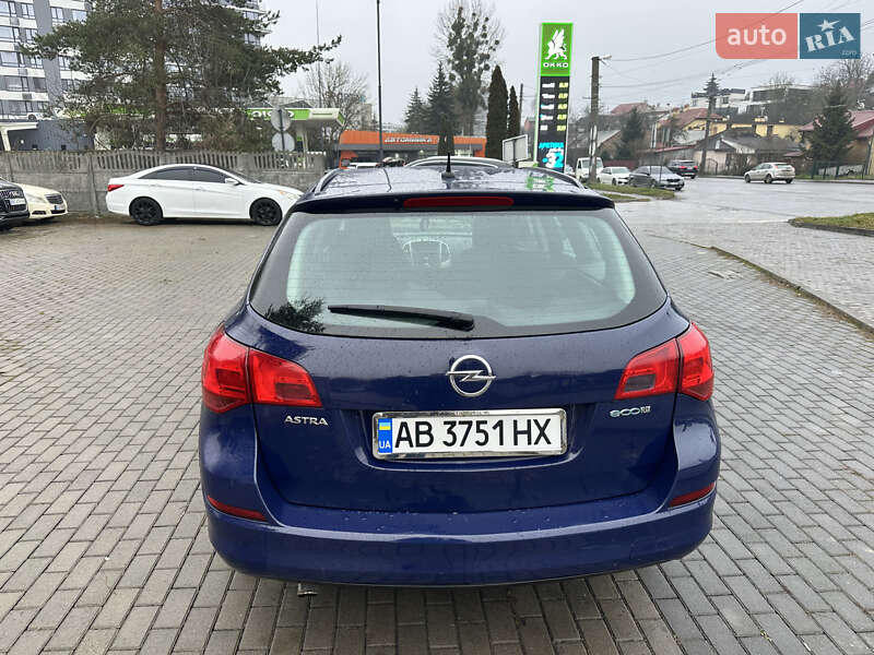 Універсал Opel Astra 2011 в Львові