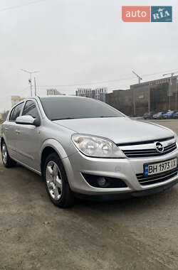 Хэтчбек Opel Astra 2007 в Киеве